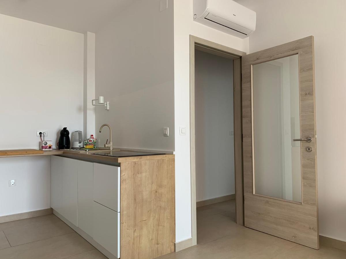 Apartment Garden Мандре Екстер'єр фото